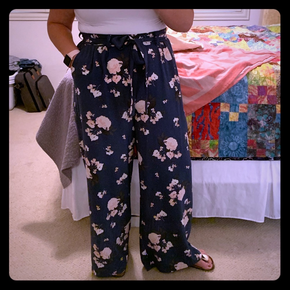 BLUE FLORAL CREPE TIE FRONT WIDE LEG PANT